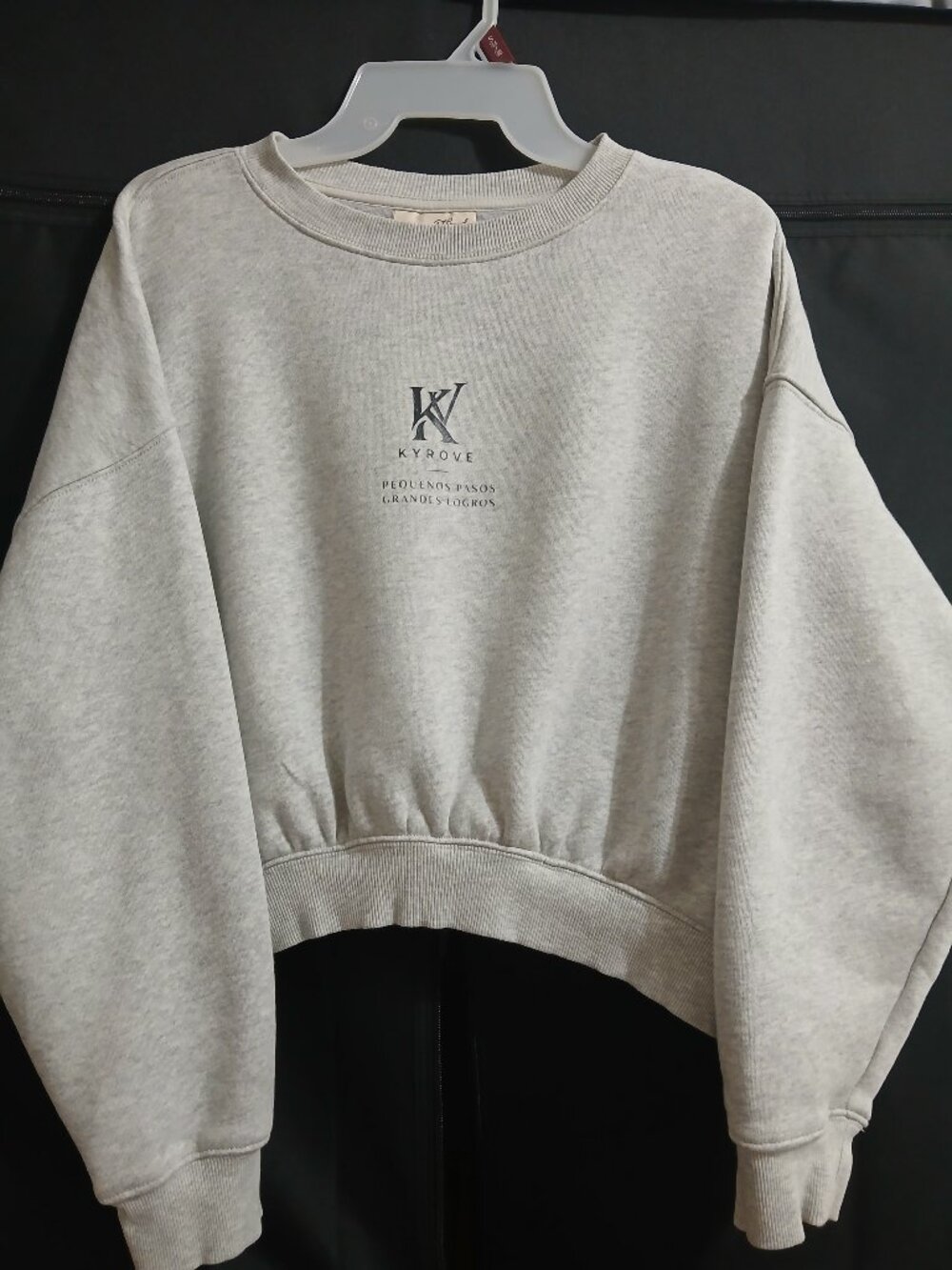 Leisure Studio Pullover Sweatshirt - Heather Gray S